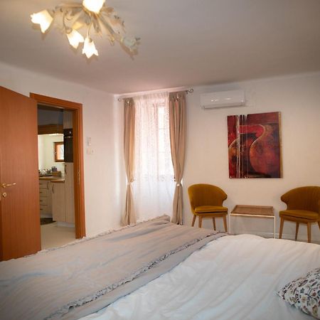 Apartment Jolli Rovigno Esterno foto